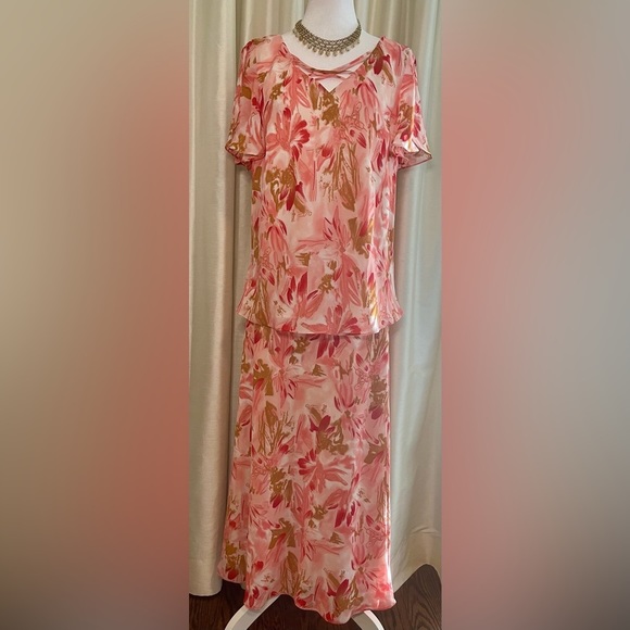 𝅺- Tradition 2-piece outfit.  Very flattering & flowy set.  Size 14. - Picture 9 of 9